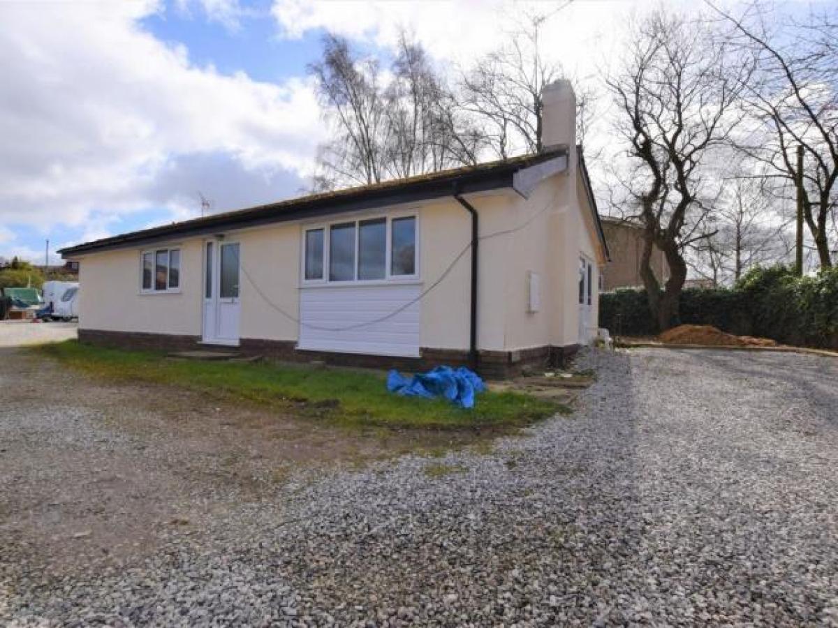 Picture of Bungalow For Rent in Macclesfield, Cheshire, United Kingdom