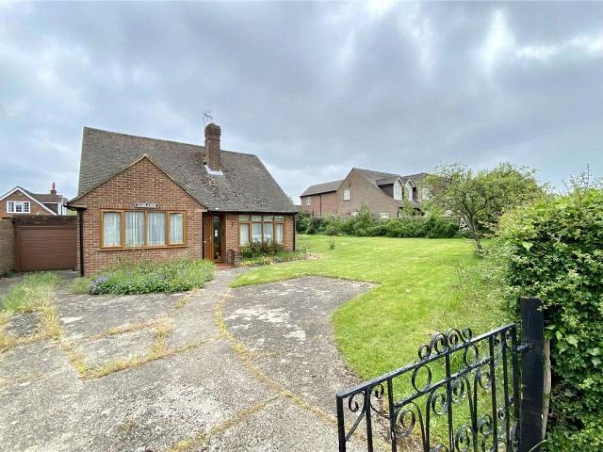 Picture of Bungalow For Rent in Amersham, Buckinghamshire, United Kingdom