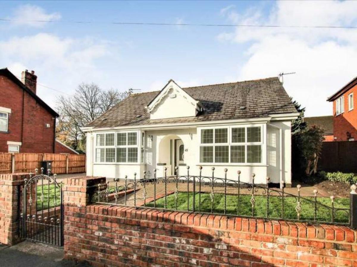 Picture of Bungalow For Rent in Bolton, Greater Manchester, United Kingdom
