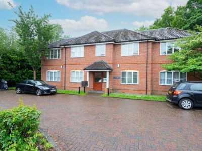 Apartment For Rent in Farnborough, United Kingdom