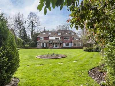 Home For Rent in Walton on Thames, United Kingdom