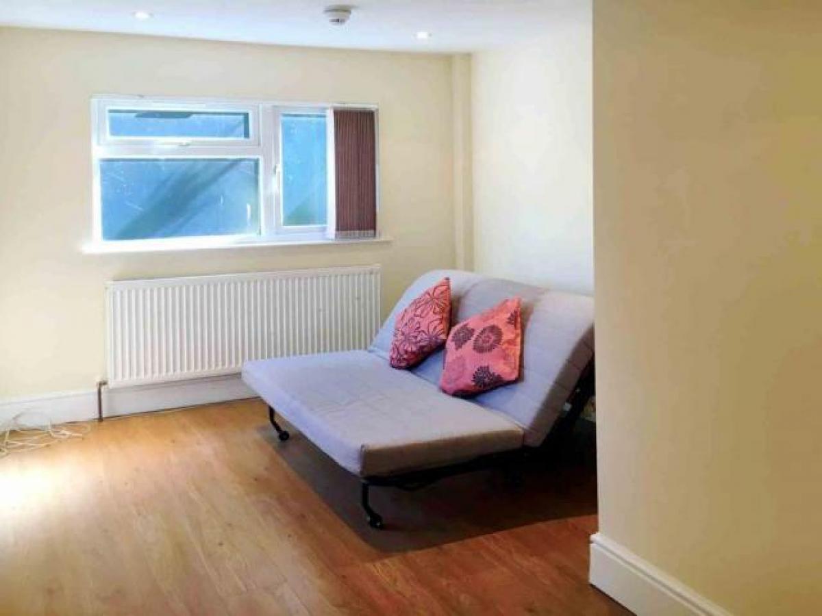 Picture of Apartment For Rent in Barnet, Hertfordshire, United Kingdom