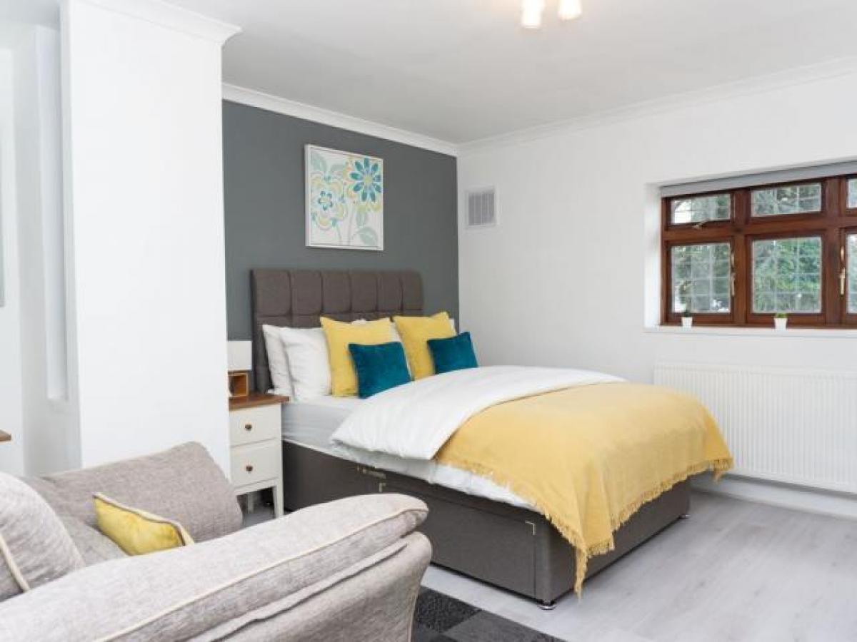 Picture of Home For Rent in Cheltenham, Gloucestershire, United Kingdom