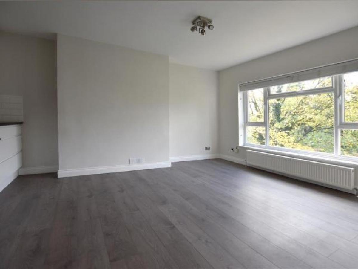 Picture of Apartment For Rent in Redhill, Surrey, United Kingdom