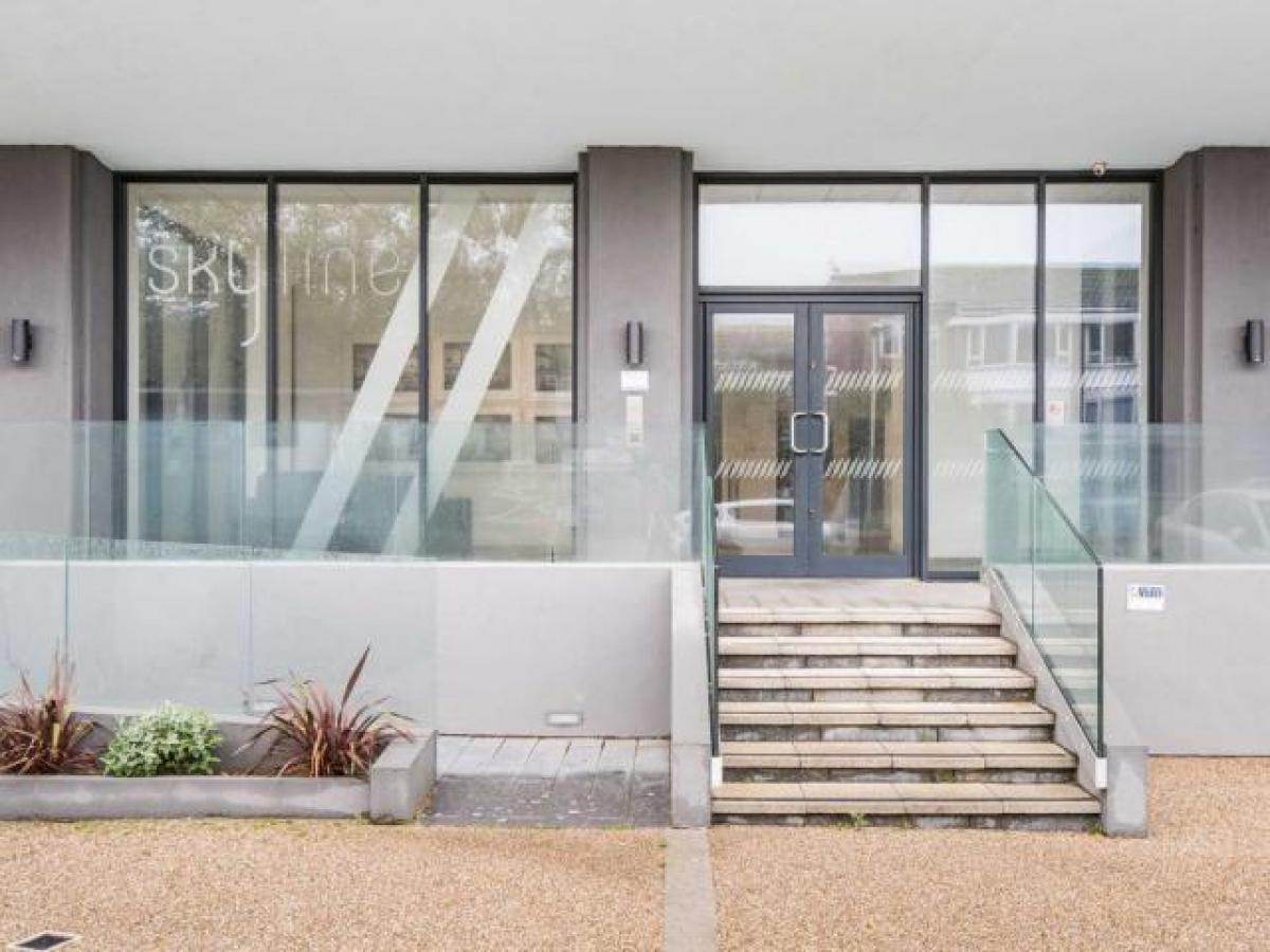 Picture of Apartment For Rent in Worthing, West Sussex, United Kingdom