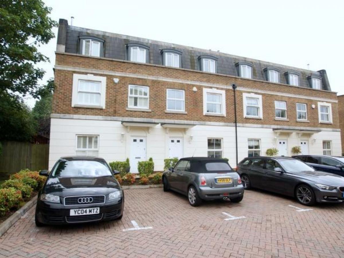 Picture of Home For Rent in Weybridge, Surrey, United Kingdom