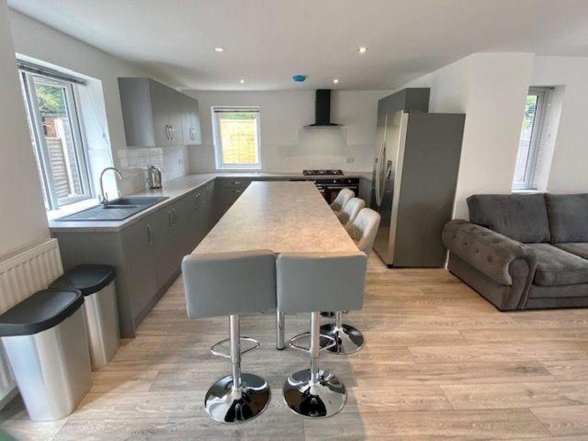 Picture of Apartment For Rent in Warwick, Warwickshire, United Kingdom