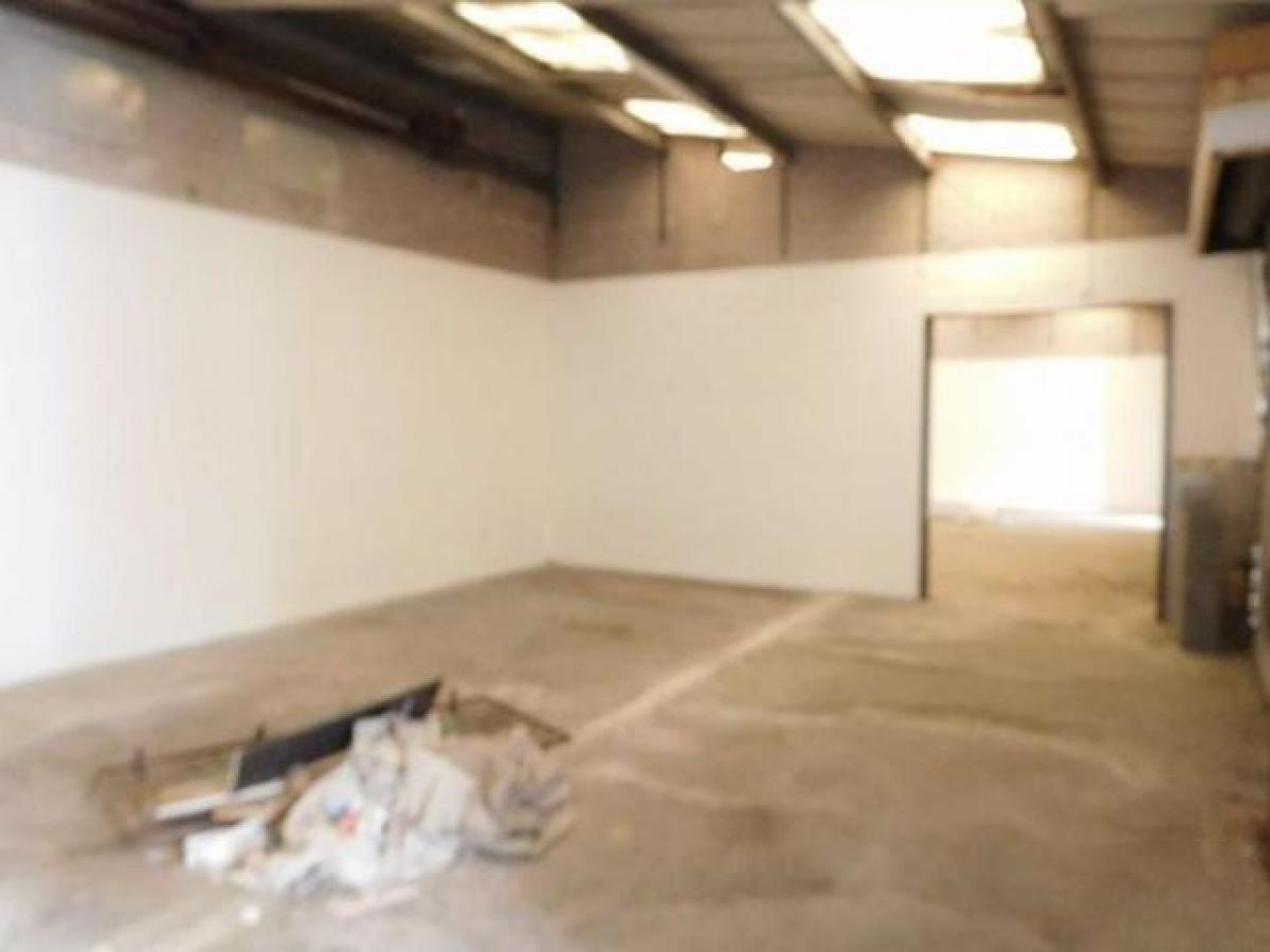 Picture of Industrial For Rent in Stoke on Trent, Staffordshire, United Kingdom