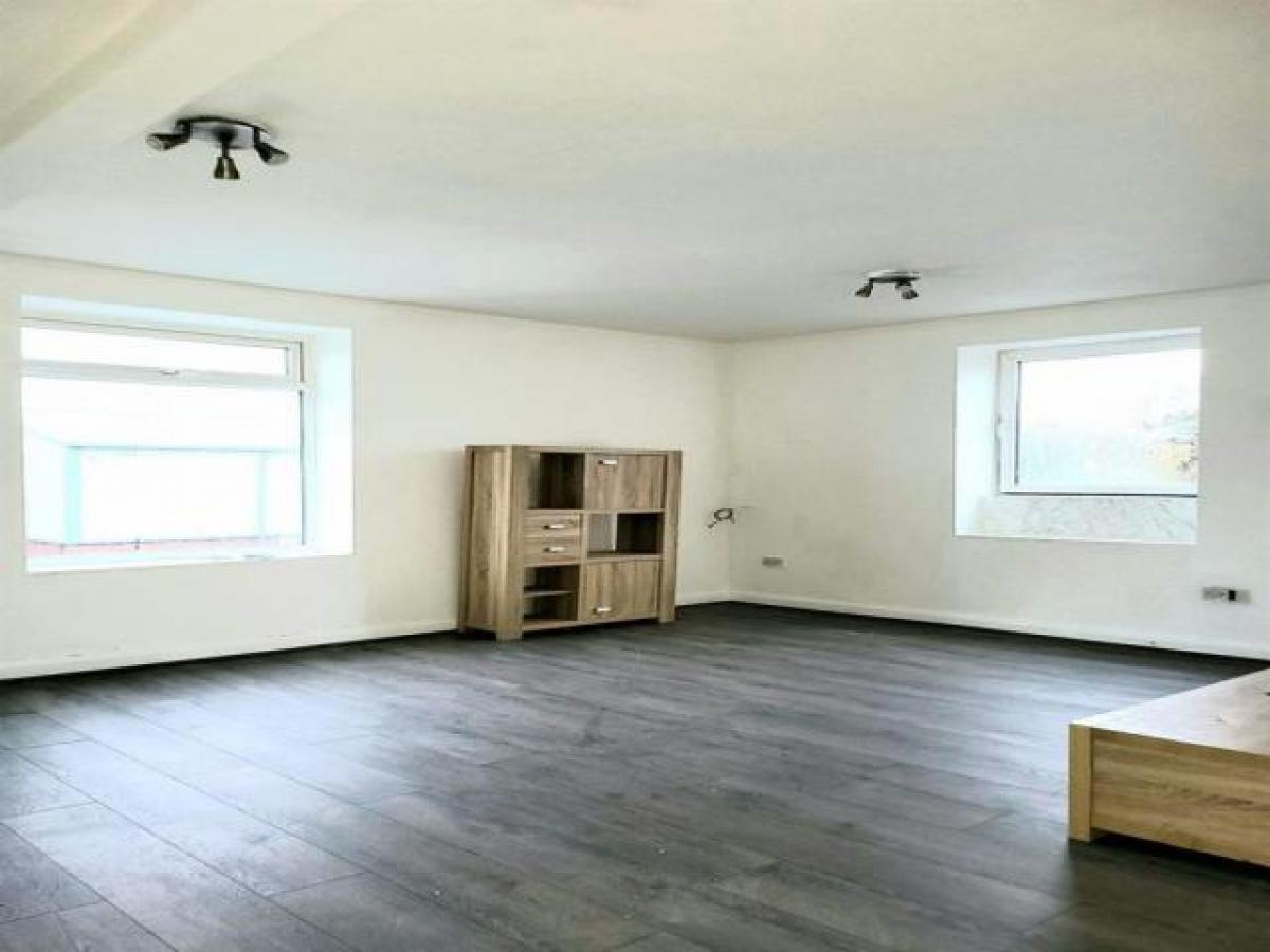 Picture of Apartment For Rent in Hyde, Greater Manchester, United Kingdom