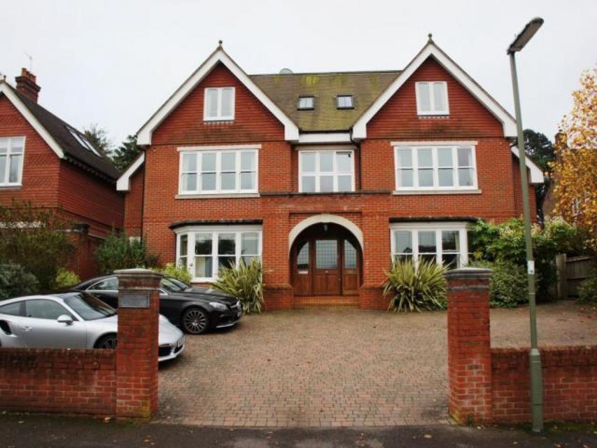 Picture of Apartment For Rent in Reigate, Surrey, United Kingdom