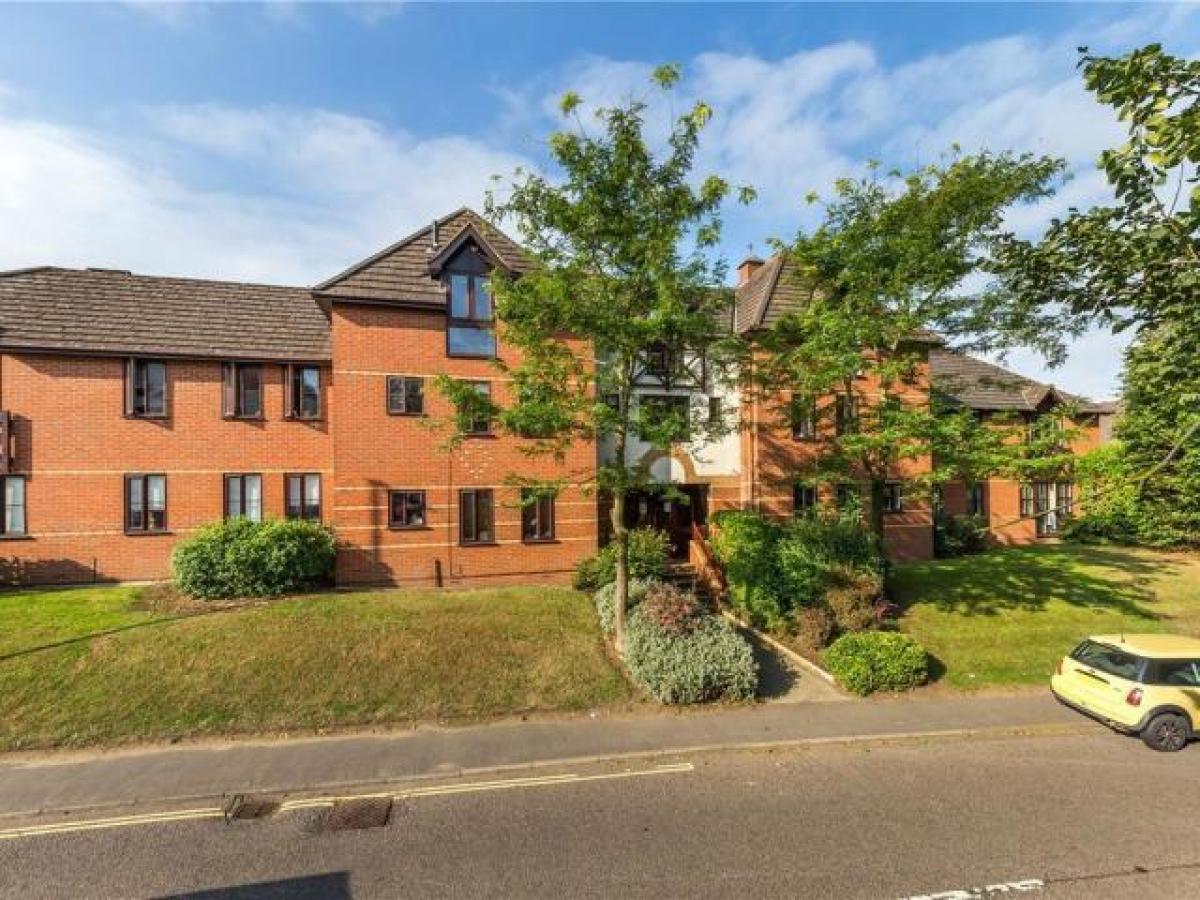 Picture of Apartment For Rent in Harpenden, Hertfordshire, United Kingdom