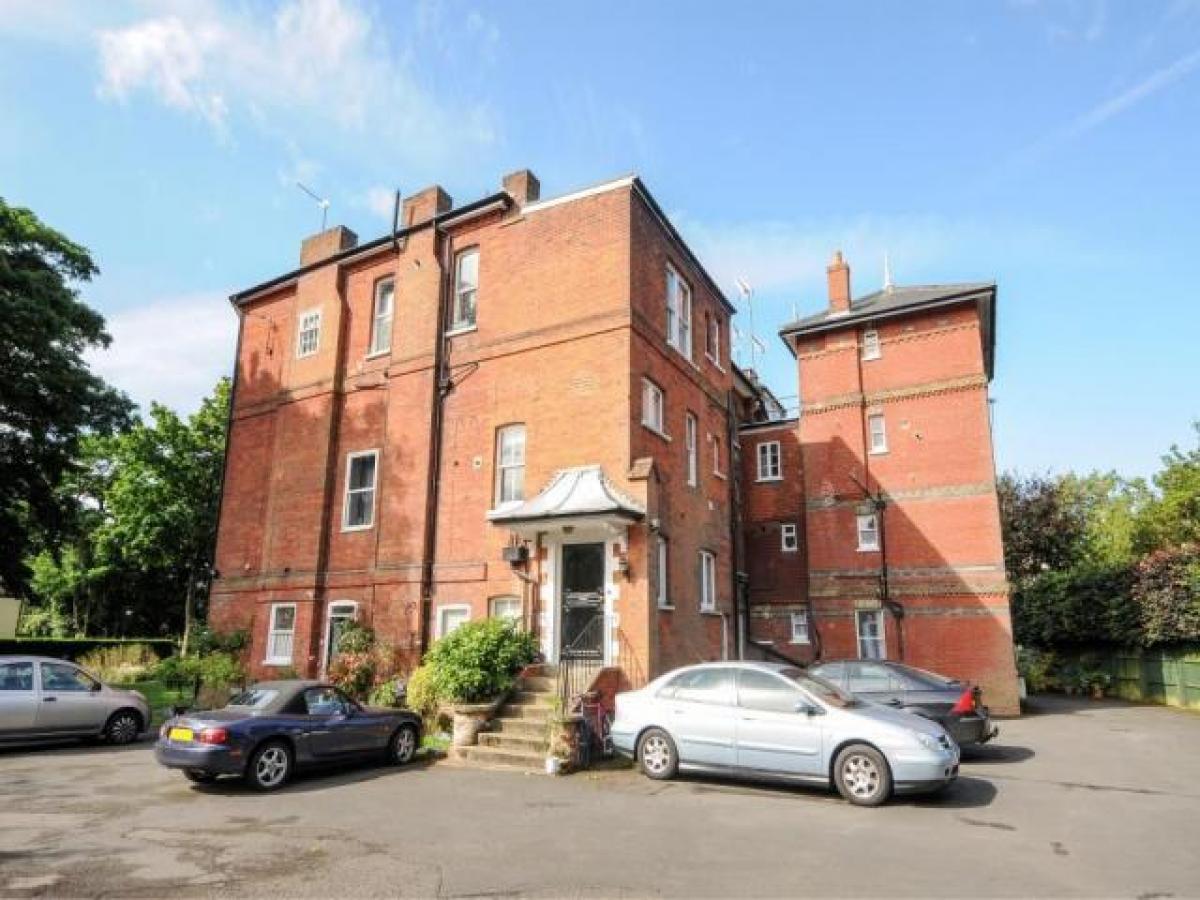 Picture of Apartment For Rent in Woking, Surrey, United Kingdom