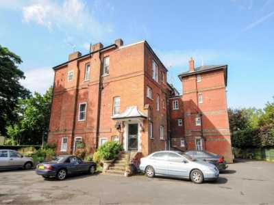 Apartment For Rent in Woking, United Kingdom