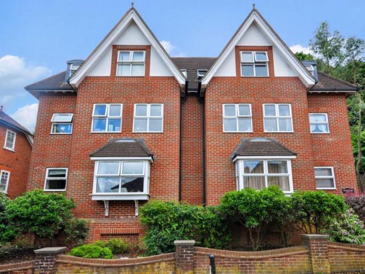 Picture of Apartment For Rent in Godalming, Surrey, United Kingdom