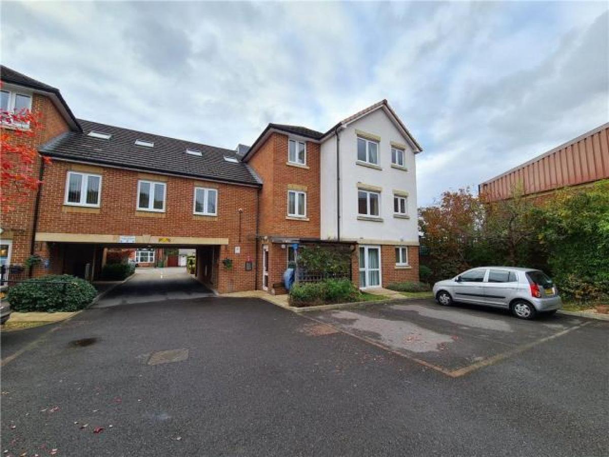Picture of Apartment For Rent in Camberley, Surrey, United Kingdom