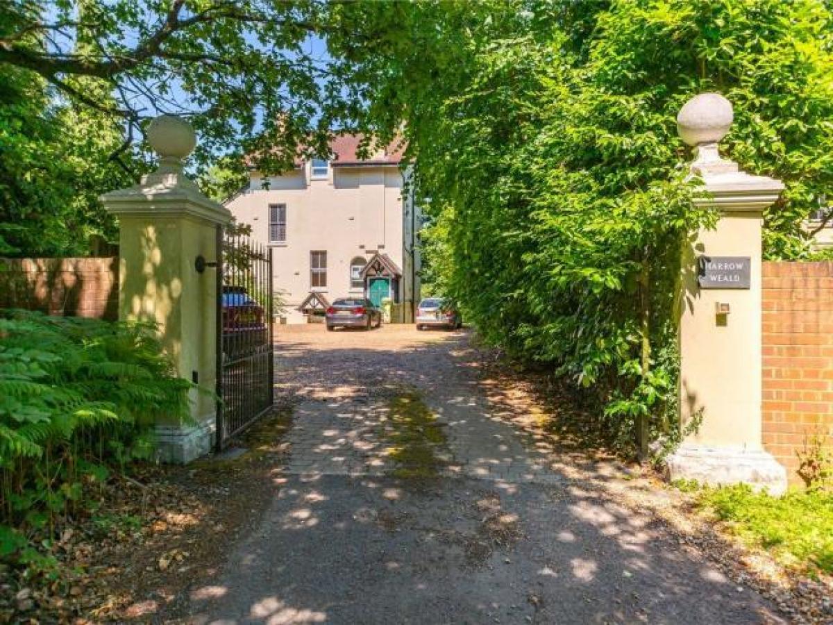 Picture of Apartment For Rent in Egham, Surrey, United Kingdom