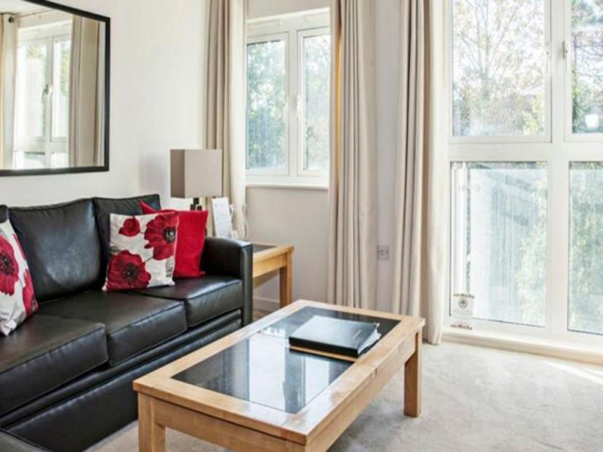 Picture of Apartment For Rent in Woking, Surrey, United Kingdom