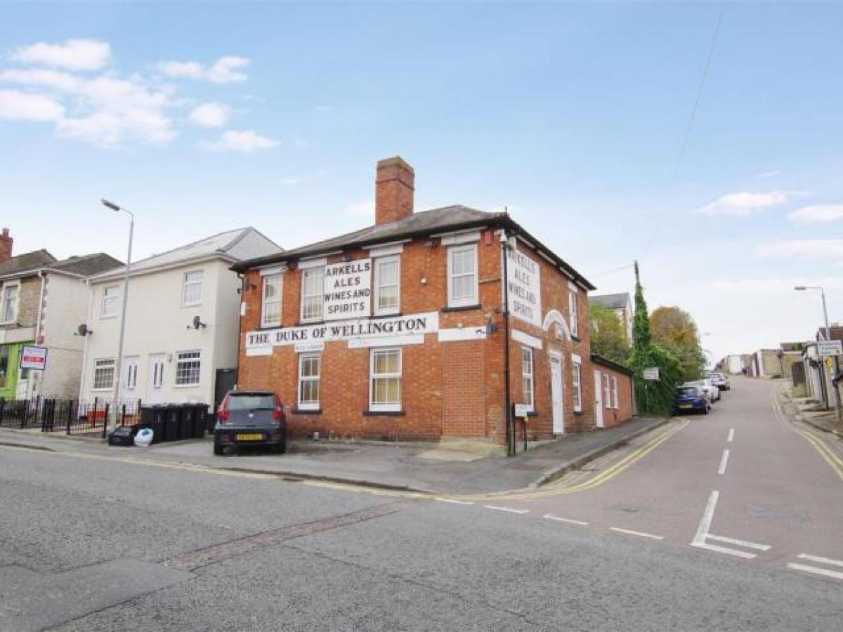 Picture of Apartment For Rent in Swindon, Wiltshire, United Kingdom