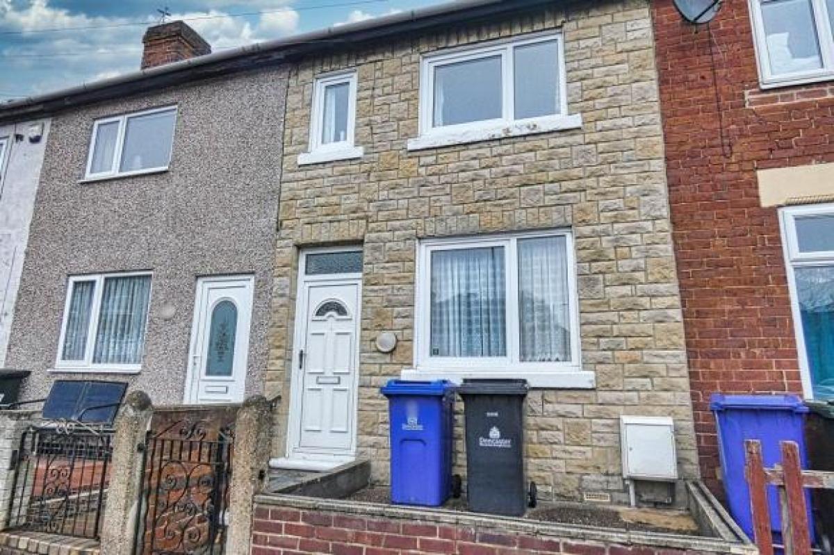Picture of Home For Sale in Doncaster, South Yorkshire, United Kingdom