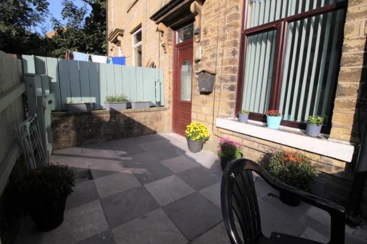 Picture of Home For Sale in Bradford, West Yorkshire, United Kingdom