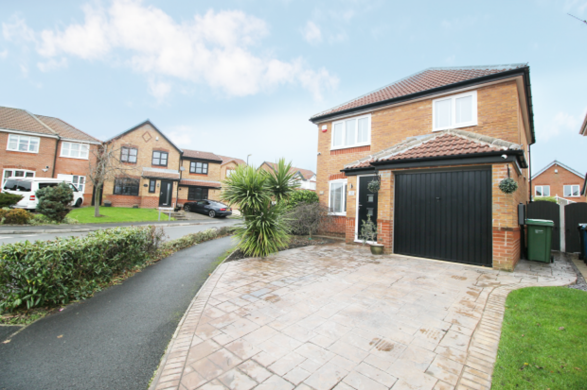 Picture of Home For Sale in Oldham, Greater Manchester, United Kingdom
