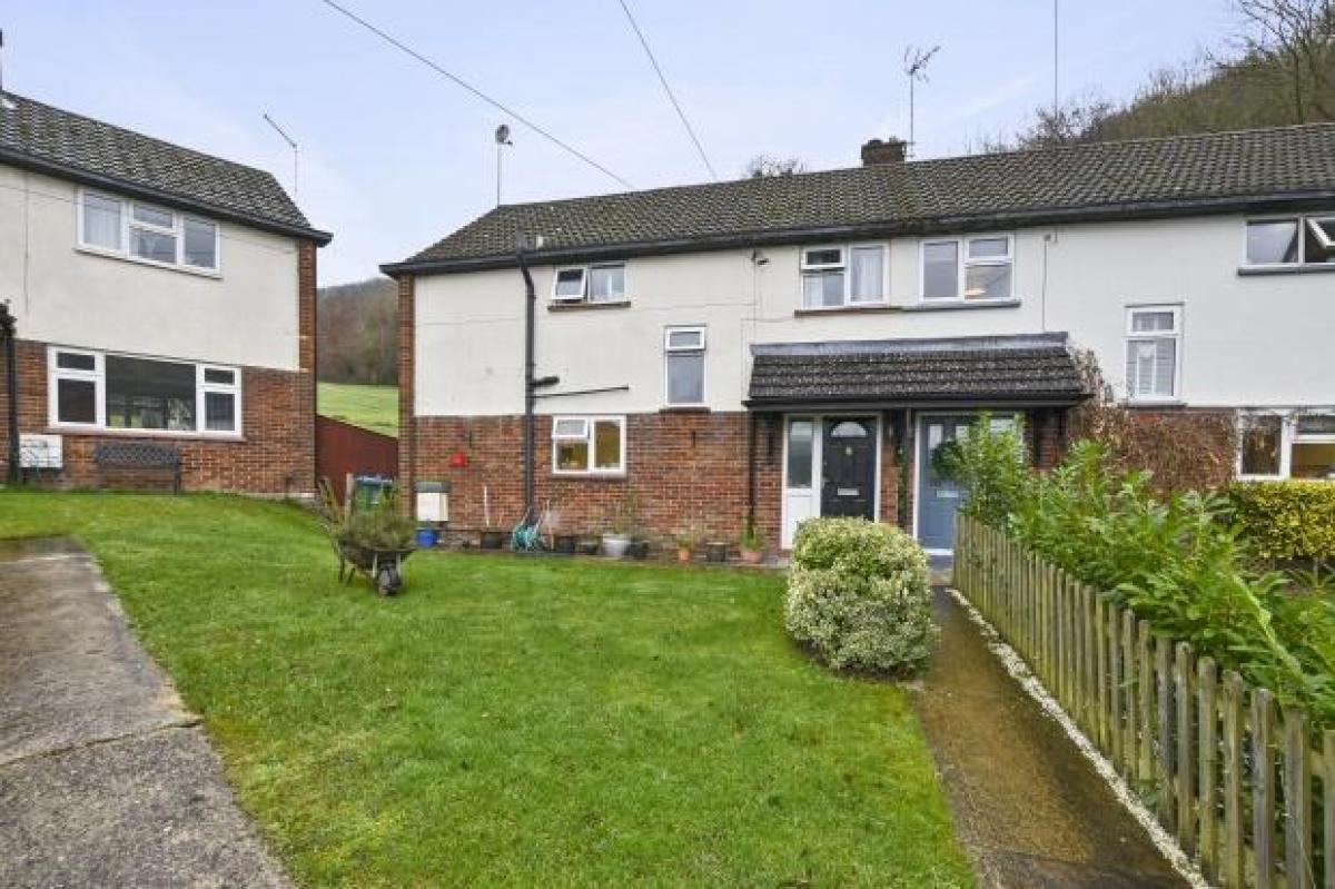 Picture of Home For Sale in Aylesbury, Buckinghamshire, United Kingdom