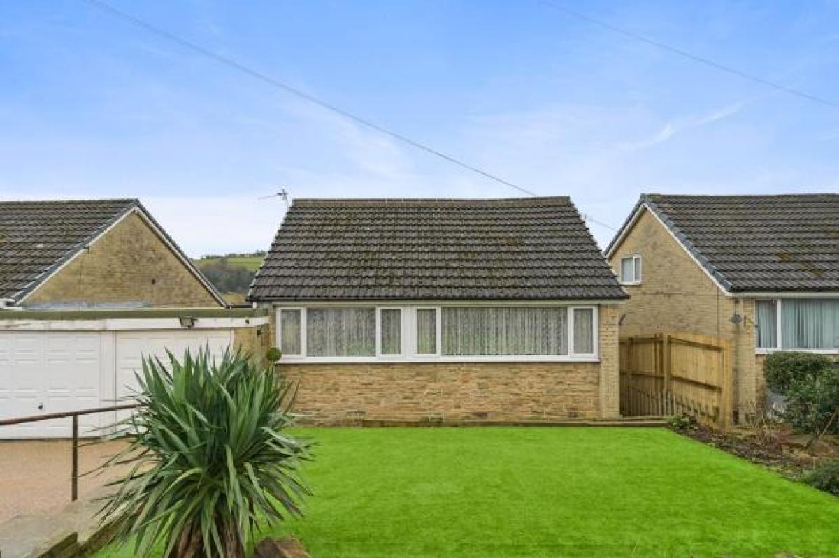 Picture of Bungalow For Sale in Halifax, West Yorkshire, United Kingdom