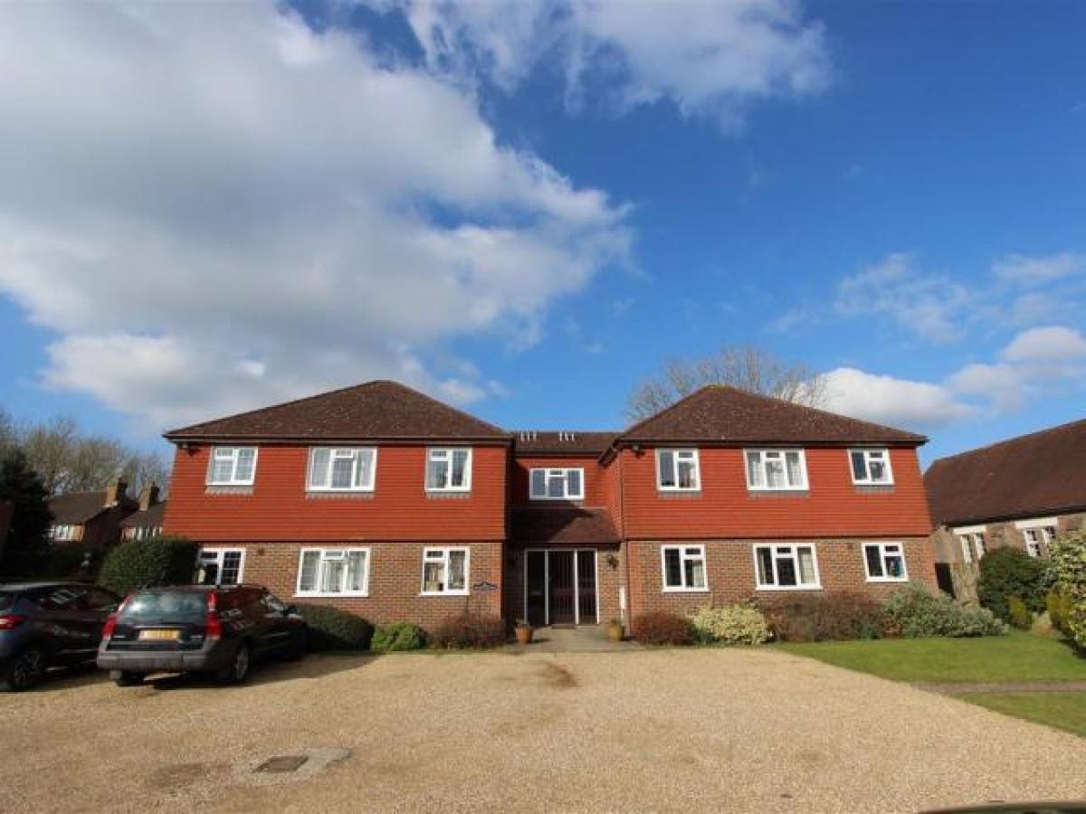 Picture of Apartment For Rent in Amersham, Buckinghamshire, United Kingdom