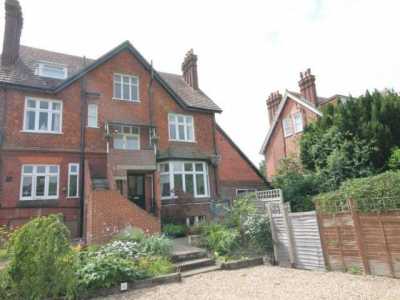 Apartment For Rent in Reigate, United Kingdom