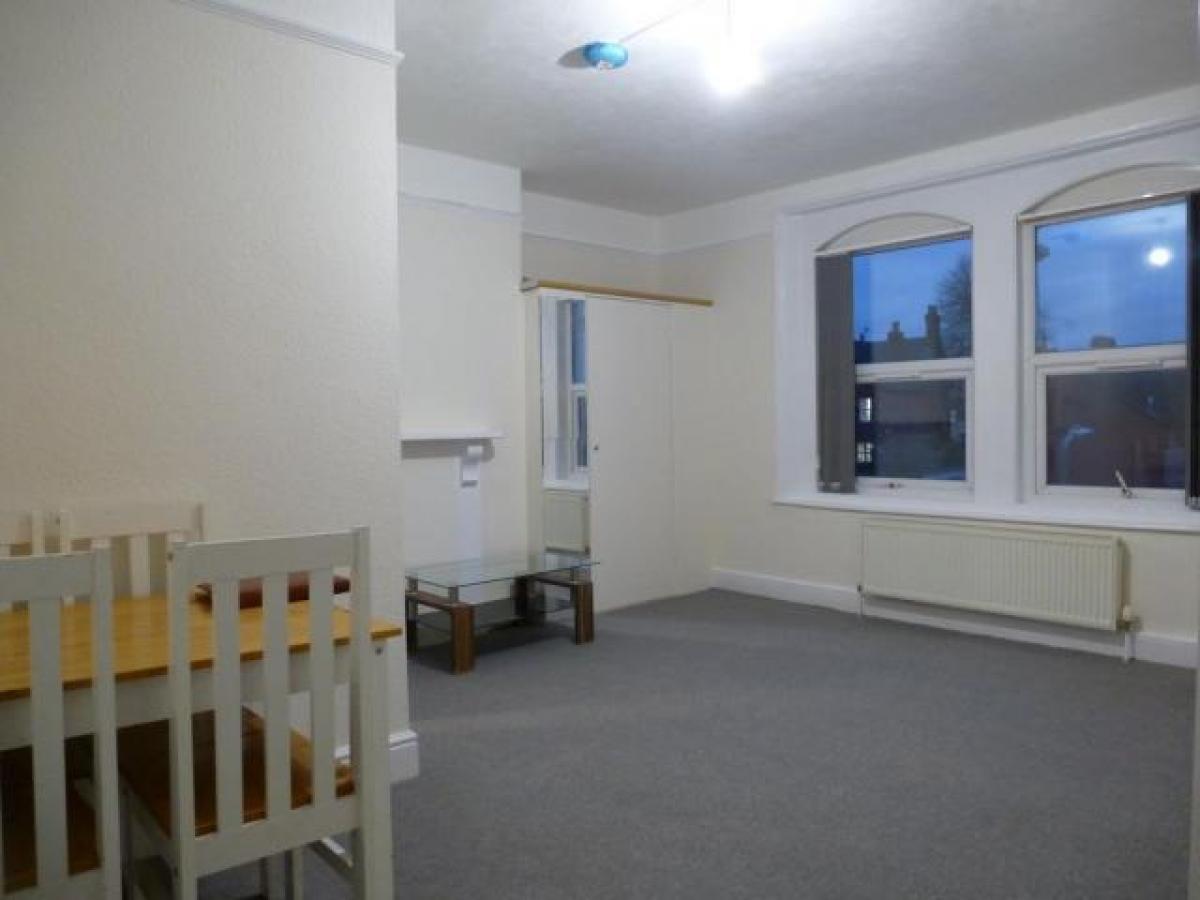 Picture of Apartment For Rent in Taunton, Somerset, United Kingdom