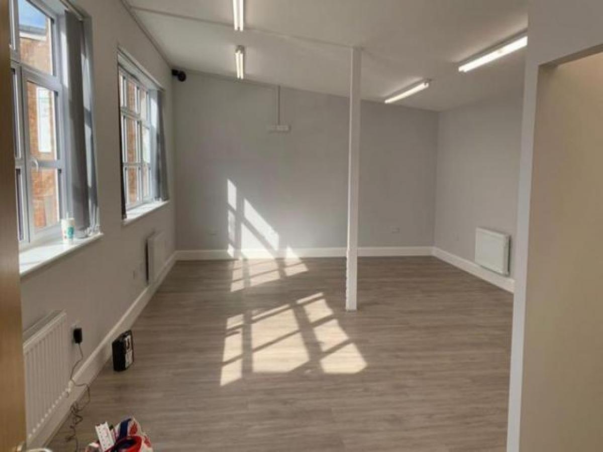 Picture of Office For Rent in Potters Bar, Hertfordshire, United Kingdom