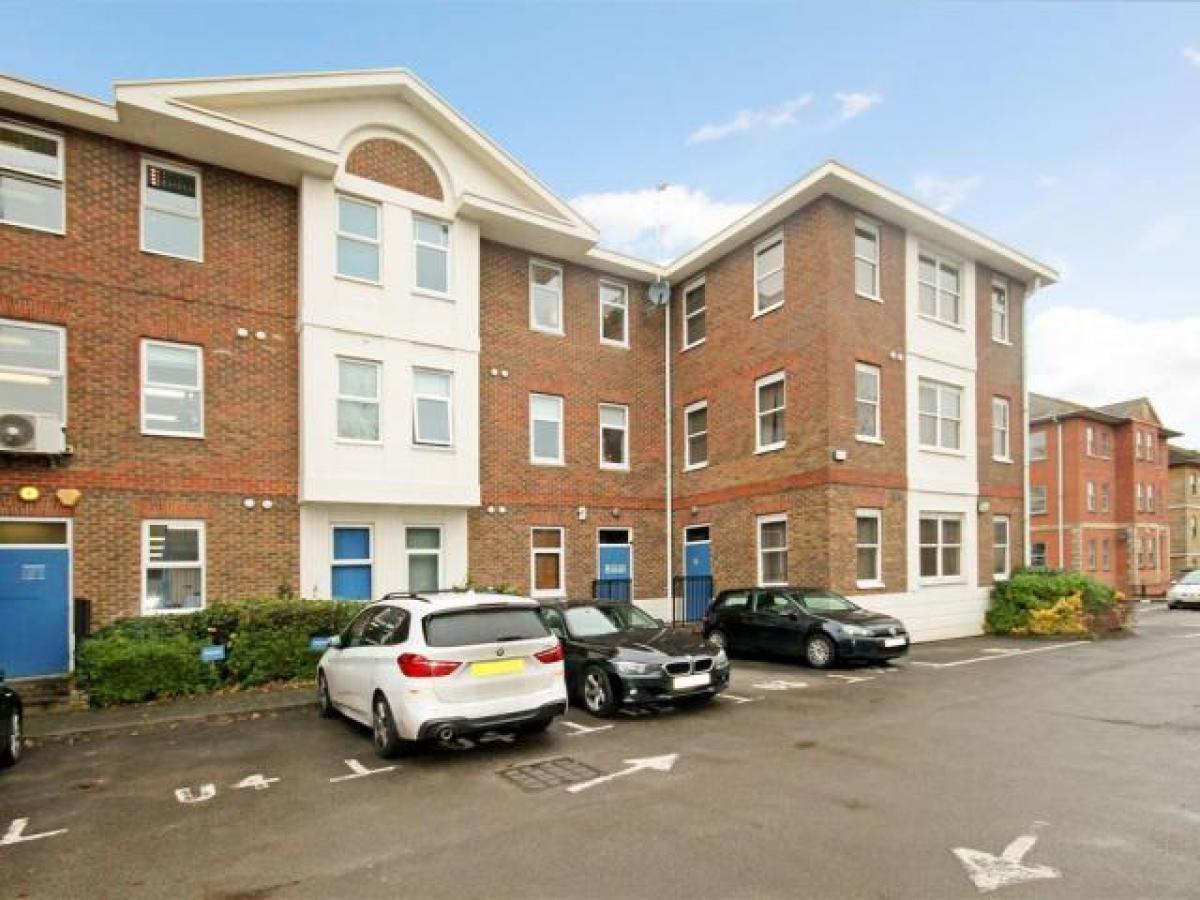 Picture of Apartment For Rent in Haywards Heath, West Sussex, United Kingdom
