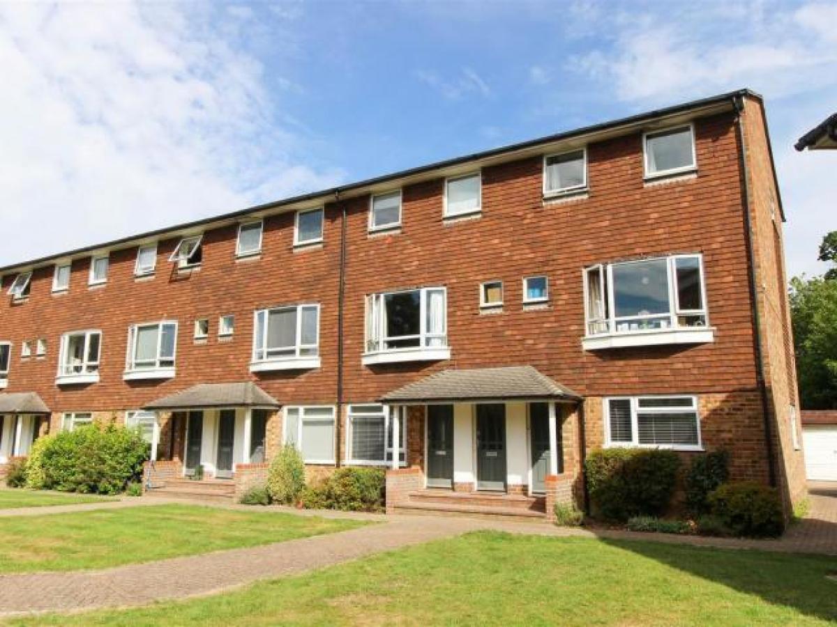 Picture of Apartment For Rent in Haywards Heath, West Sussex, United Kingdom