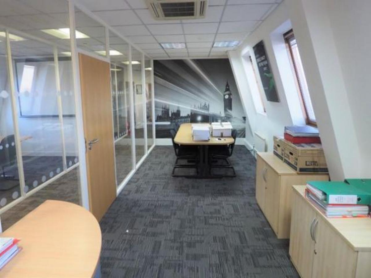 Picture of Office For Rent in Horsham, West Sussex, United Kingdom