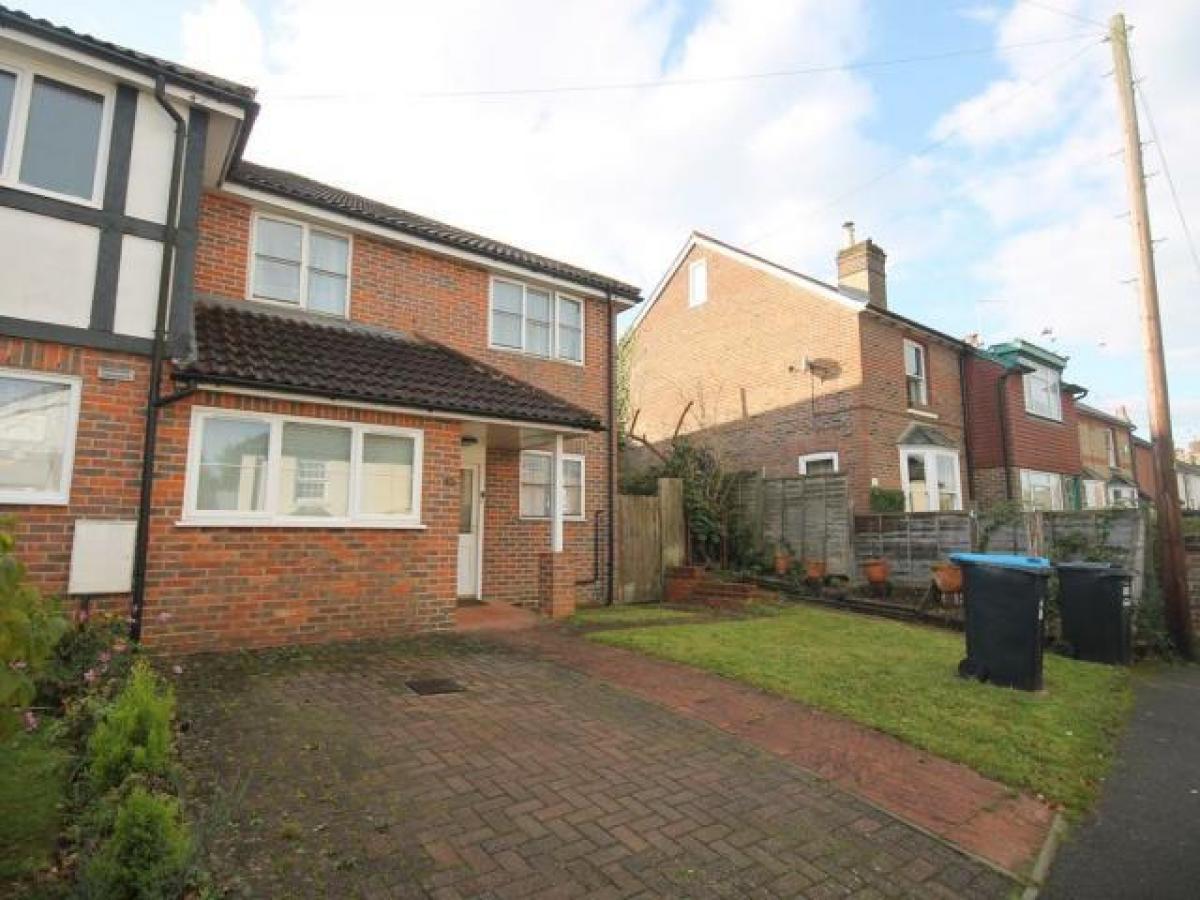 Picture of Home For Rent in Redhill, Surrey, United Kingdom