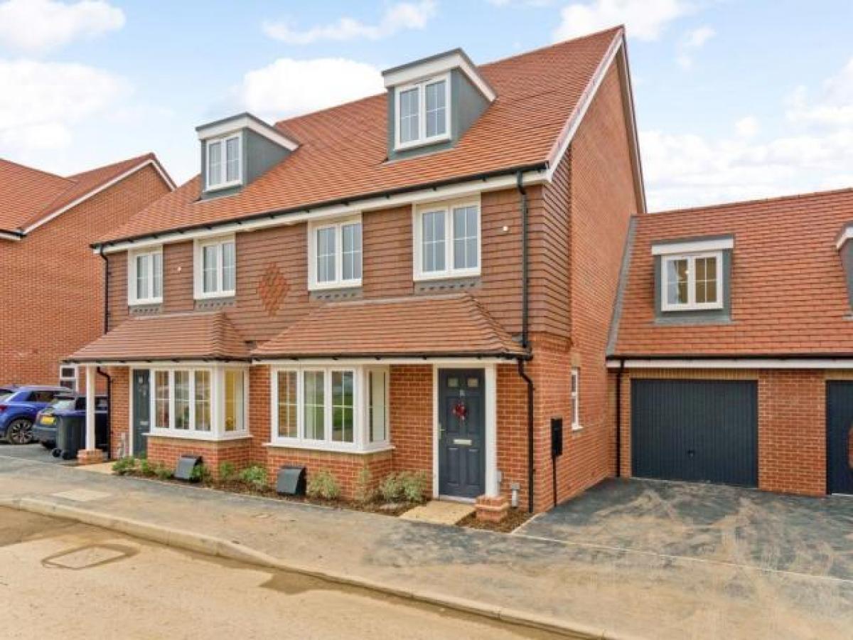 Picture of Home For Rent in Walton on Thames, Surrey, United Kingdom