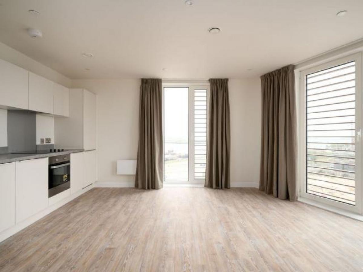 Picture of Apartment For Rent in Chatham, Kent, United Kingdom