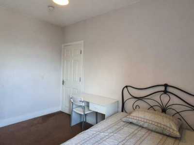 Apartment For Rent in Brentford, United Kingdom