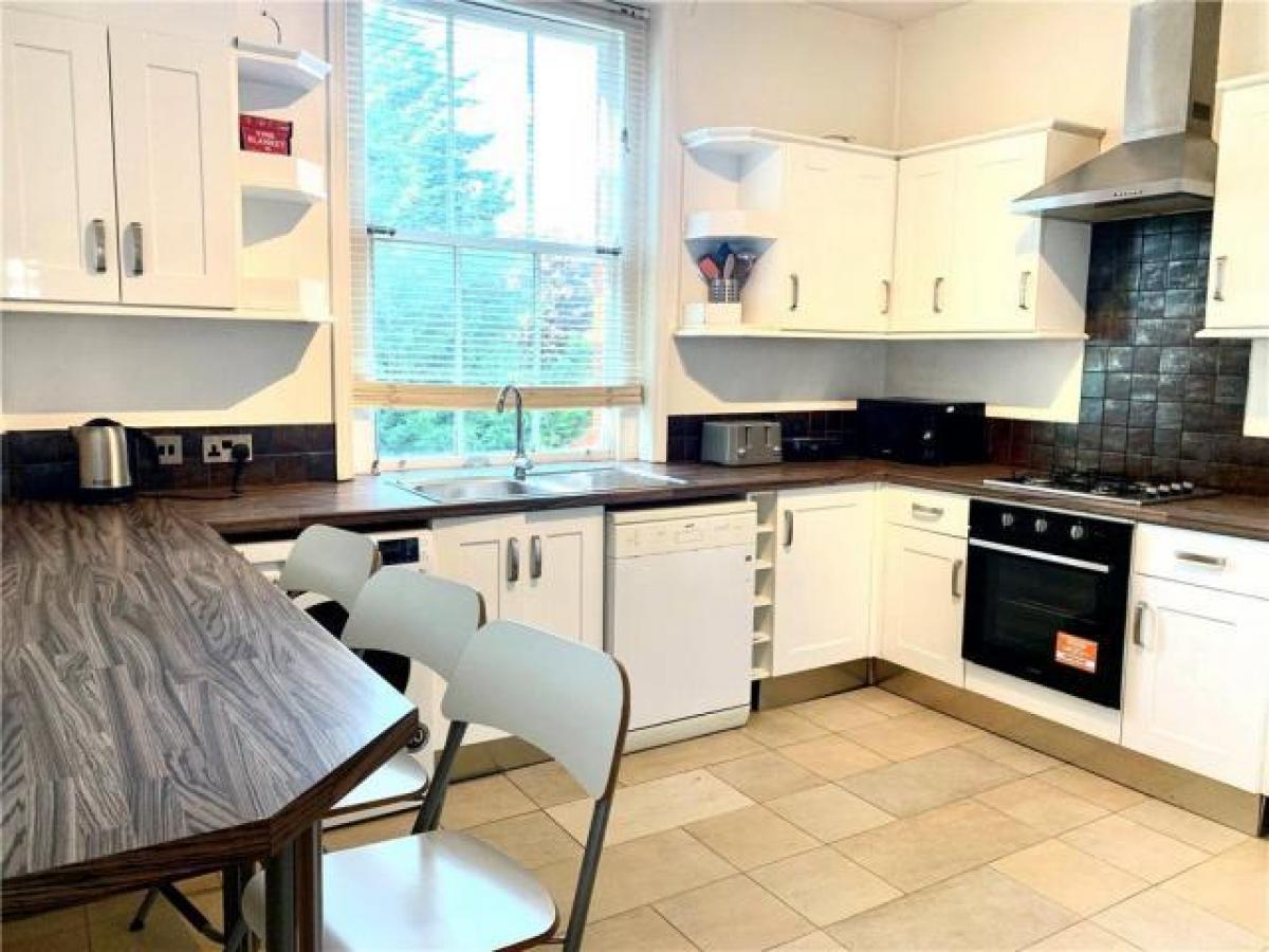 Picture of Apartment For Rent in Egham, Surrey, United Kingdom