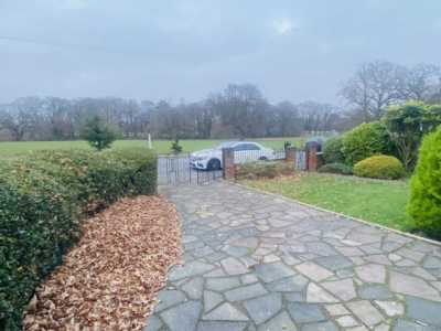 Home For Rent in Uxbridge, United Kingdom