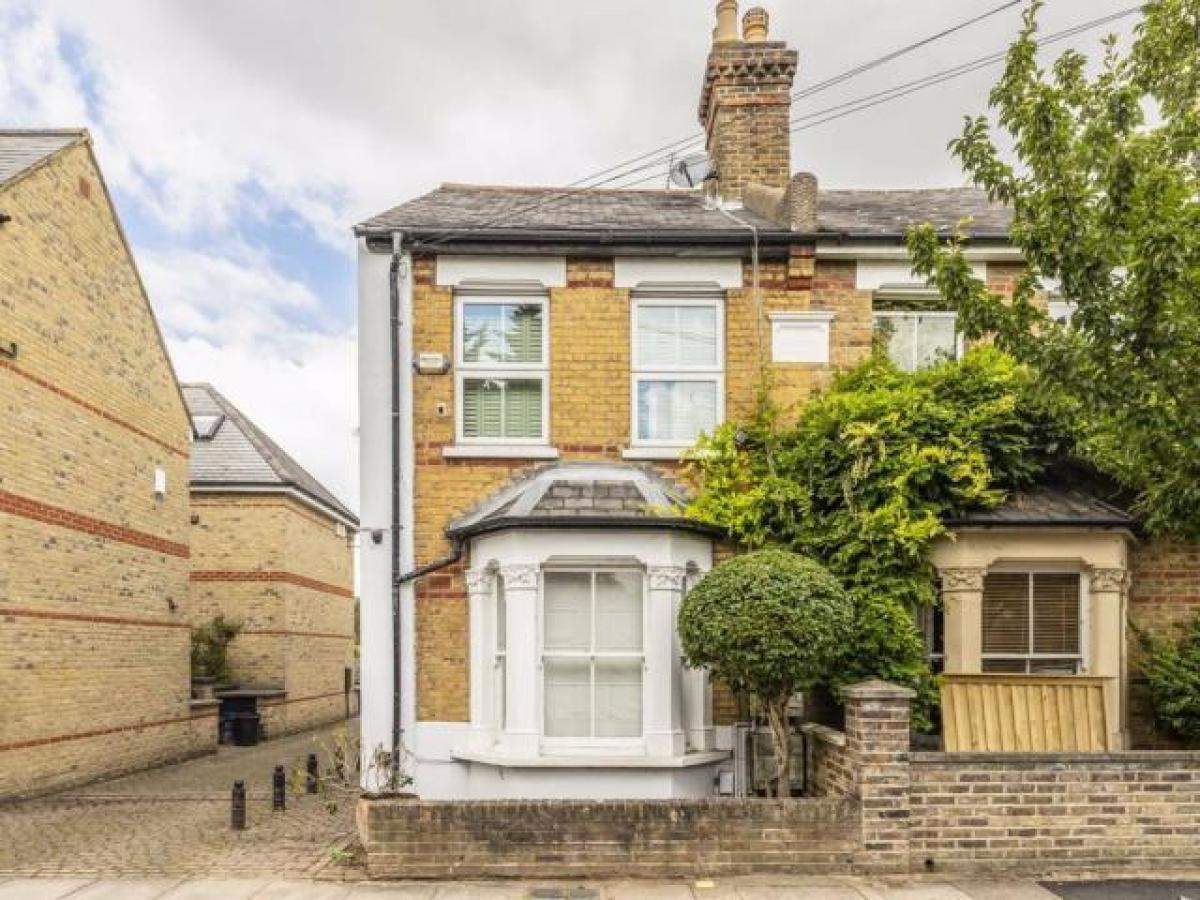 Picture of Apartment For Rent in Twickenham, Greater London, United Kingdom