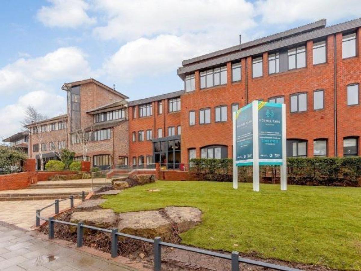 Picture of Apartment For Rent in Horsham, West Sussex, United Kingdom