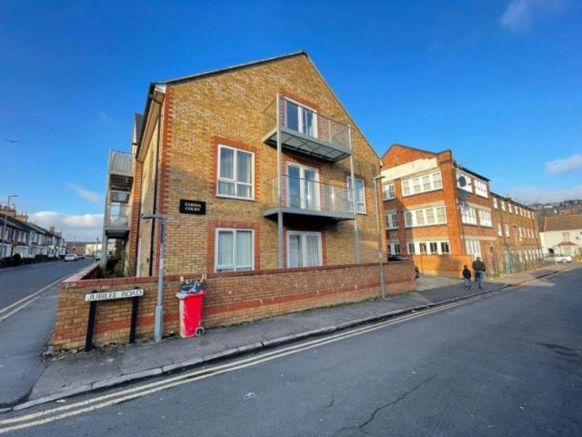Picture of Apartment For Rent in High Wycombe, Buckinghamshire, United Kingdom