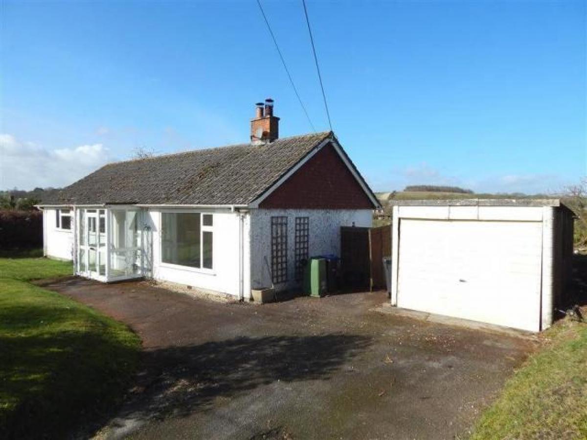 Picture of Bungalow For Rent in Marlborough, Wiltshire, United Kingdom