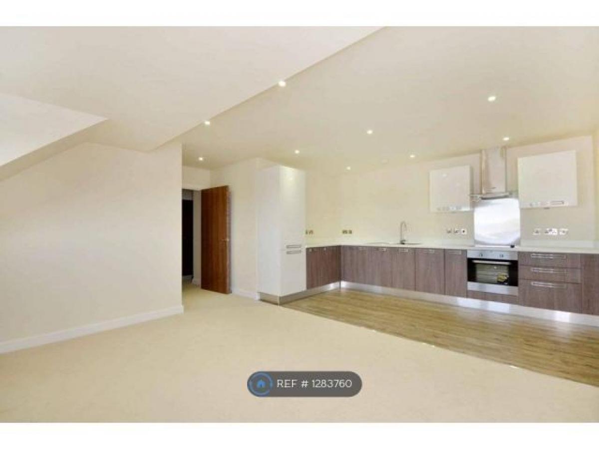 Picture of Apartment For Rent in Walton on Thames, Surrey, United Kingdom