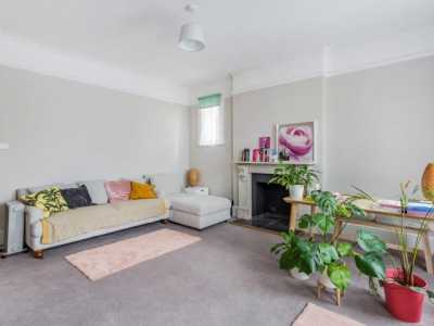 Apartment For Rent in Redhill, United Kingdom