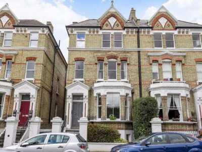 Apartment For Rent in Surbiton, United Kingdom
