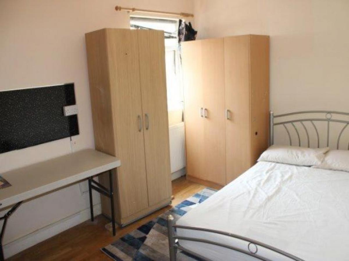 Picture of Apartment For Rent in Barking, Greater London, United Kingdom