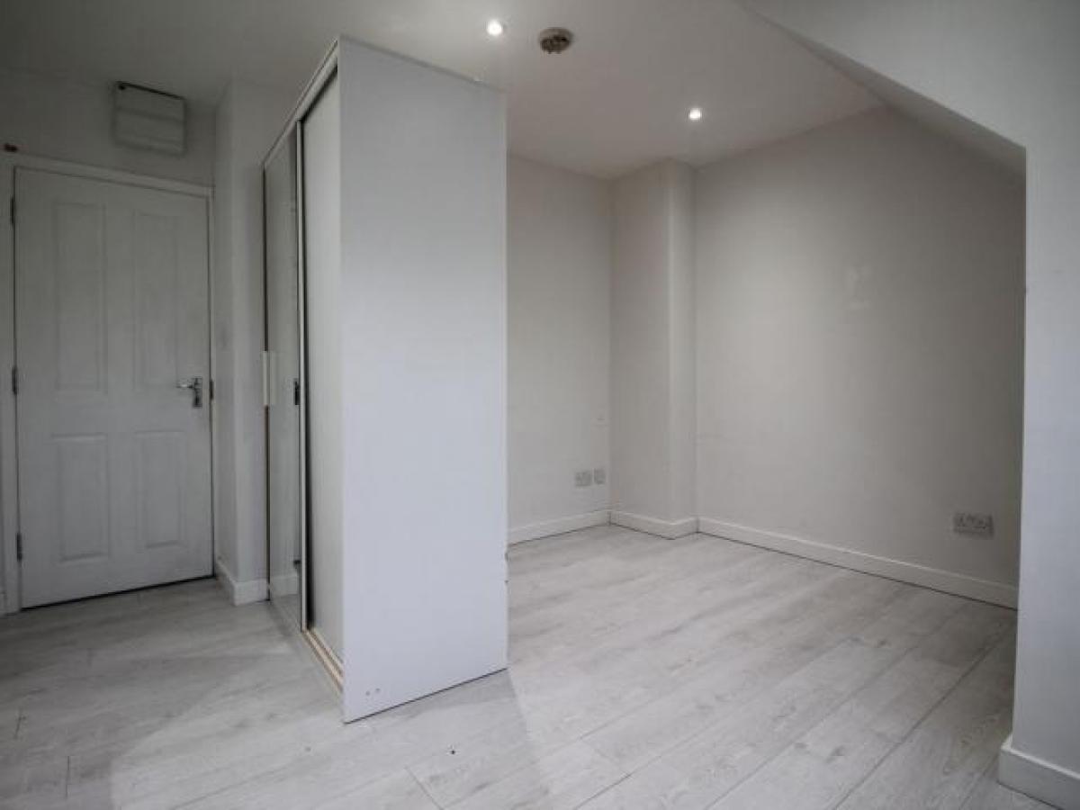 Picture of Apartment For Rent in Barnet, Hertfordshire, United Kingdom