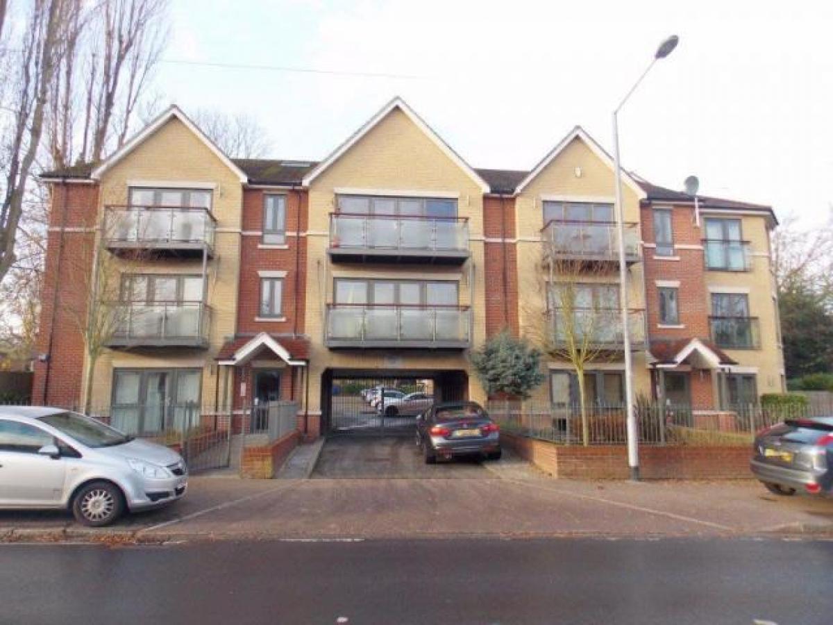 Picture of Apartment For Rent in Buckhurst Hill, Essex, United Kingdom